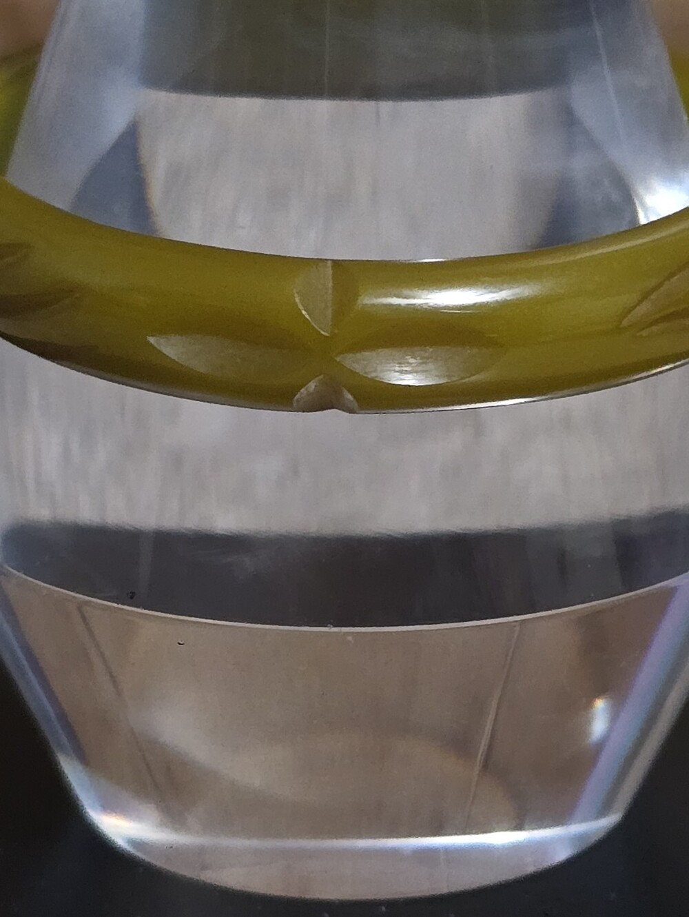 Bakelite Olive Green Carved Bangle Bracelet - Picture 5 of 5